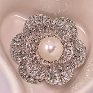 Novo design delicado diamante pérola flor broch