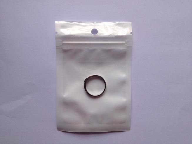 Fabrikverkauf 100pcs 7X10cm Clear + White Plastiktüte Pearl Film Plastiktüte Zip-Lock-Tasche Polybeutel-Paket für Geschenke Schmuck Paket