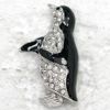 Livraison gratuite en gros cristal strass émail broches pingouin broche mode vêtements manteau accessoires bijoux cadeau C733