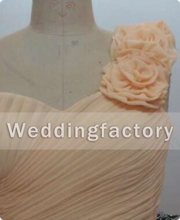 Een schouder bruidsmeisje jurk een lijn ruches chiffon abrikoos lila vloer lengte prom jurk met handgemaakte bloemen patronen