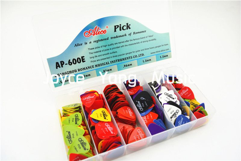 Lots of 600pcs Alice Smooth Nylon Acoustic Electric Guitar Picks Plectrums With Original Box