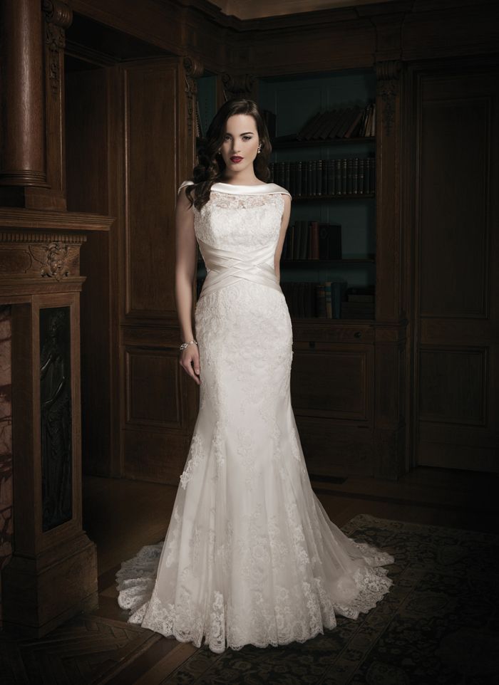 bateau wedding gown