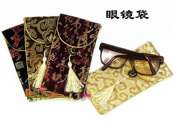 Billiga Flip Top -glasögonpåsar Spectacle Cases Soft Glasses Pouch Pouch Silk Fabric Tassel Glasögon Väskor lot Mix Color7195266