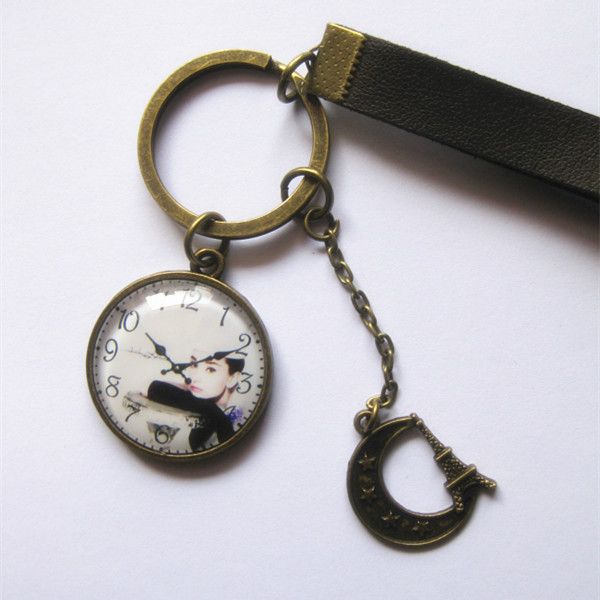 Nouveauté Audrey Hepburn porte-clés camée horloge porte-clés Vintage en cuir porte-clés bijoux faits à la main k0019109729