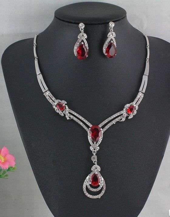 Hot Red Garnet Ruby Topaz Vit Guldpläterad Halsband Örhängen Smycken Set WS # 2