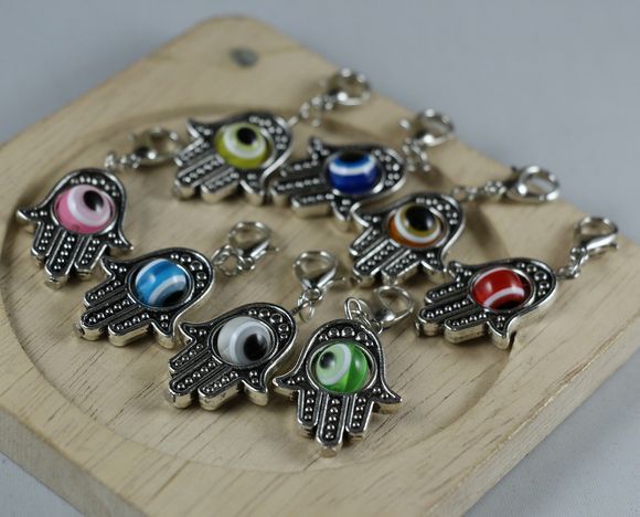 Mic Antik Silve Hamsa Hand Blandad Färg Roterande Evil Eye Kabbalah Lycka till Dangle Bead och Hummer Clasp 20x45 mm 37