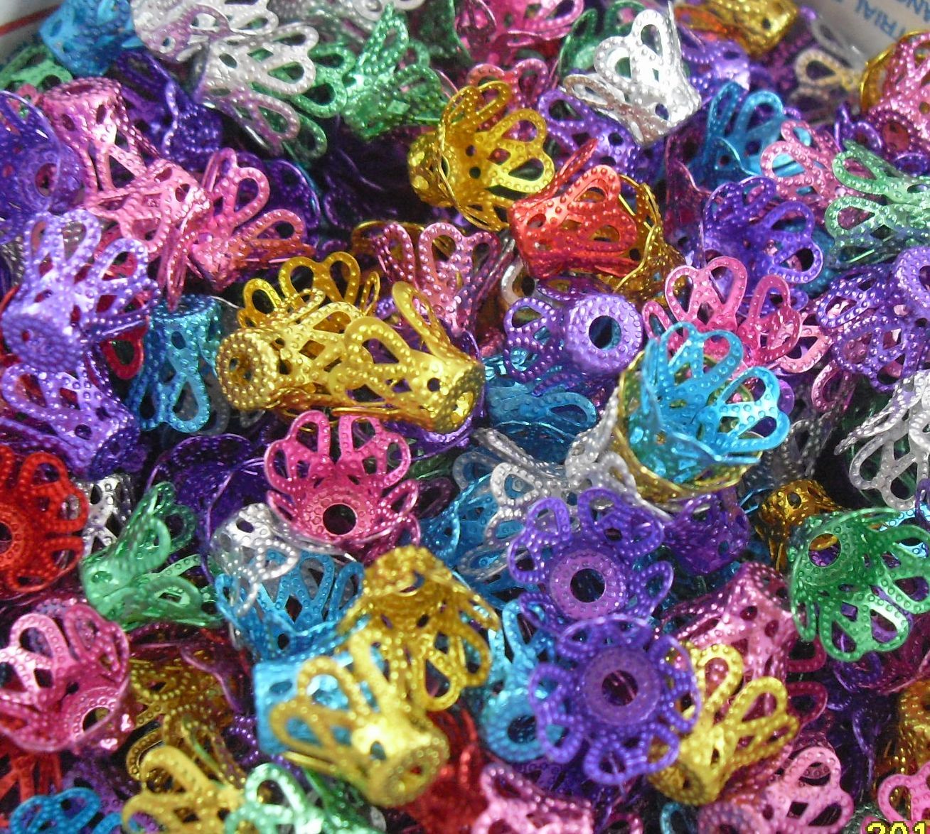 Wholesale Free Shipping 500pcs 7-Color Mixed Hollow Aluminum Crown Beads Caps Connector For Jewellery 6x9mm