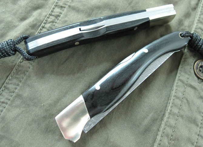 Coltello tascabile in acciaio damasco di fascia alta Manico in ebano raro Lama 58HRC Coltelli da sopravvivenza campeggio all'aperto