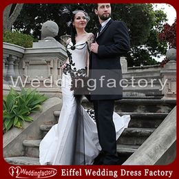 Unique Gothic Wedding Dresses Mermaid Sweetheart Black and White Lace Appliques Tulle Satin Bridal Gowns Custom Made Fitted Gowns Beading