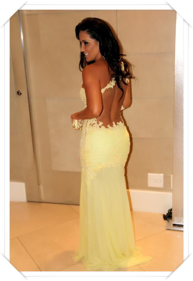 2021 Suknie wieczorowe Sheer One Rammer Lace Lace Backless Backless Yellow Green Red Divery Celebrity Solens9665390