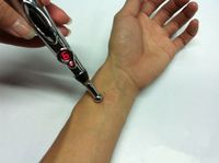 Hot vente d'énergie stylo d'acupuncture électronique méridien point d'acupuncture détecteur thérapie massage stylo (pas de batterie crème)