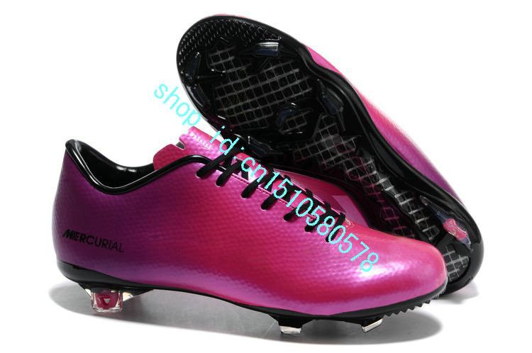 ronaldo purple boots