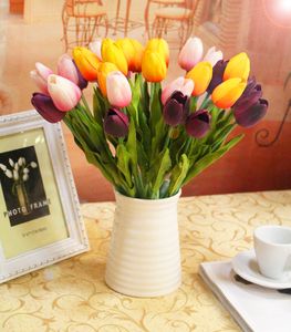 Künstliche Tulpen Farben großhandel-100 p cm PU Real Touch Künstliche Simulation Tulpen Tulpe Blume Hochzeit Brautsträuße Dekorative Blumen Mehrere Farben erhältlich