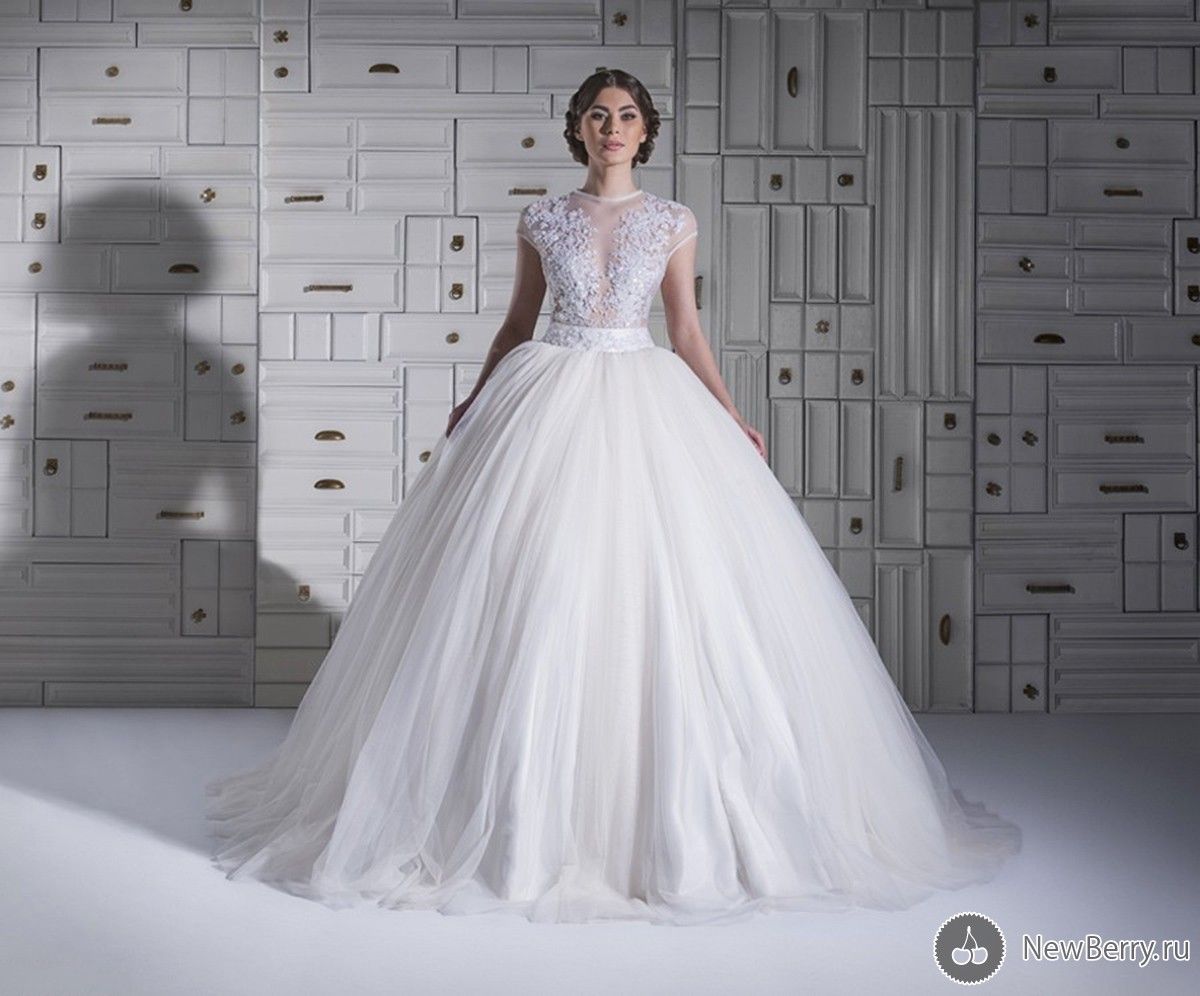 2019 A Line Ball Gown Abiti da sposa Gioiello Appliques Tulle plissettato Sheer-Illusion Bottoni in pizzo Lunghezza abiti da sposa Custom Made