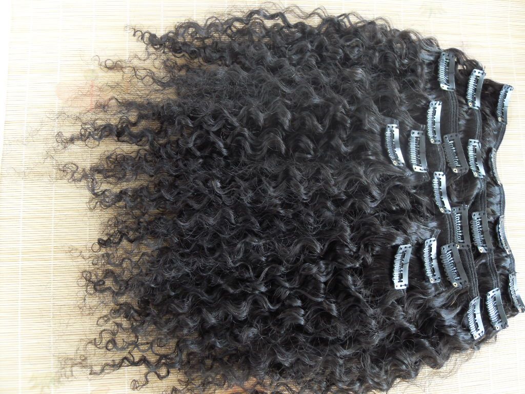 Clipe brasileiro de trama de cabelo encaracolado em ondulações kinky tecidos não processados ​​cor negra natural extensões humanas podem ser tingidos 1 peça