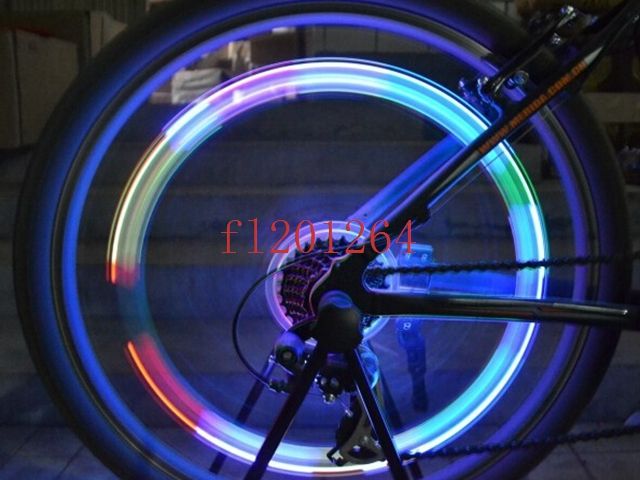 小売パッケージカラフルな頭蓋骨ヘッド自転車バイクのタイヤバルブホイールフラッシュLEDライトランプ、1000ピース/ロット（1パックあたり2ピース）