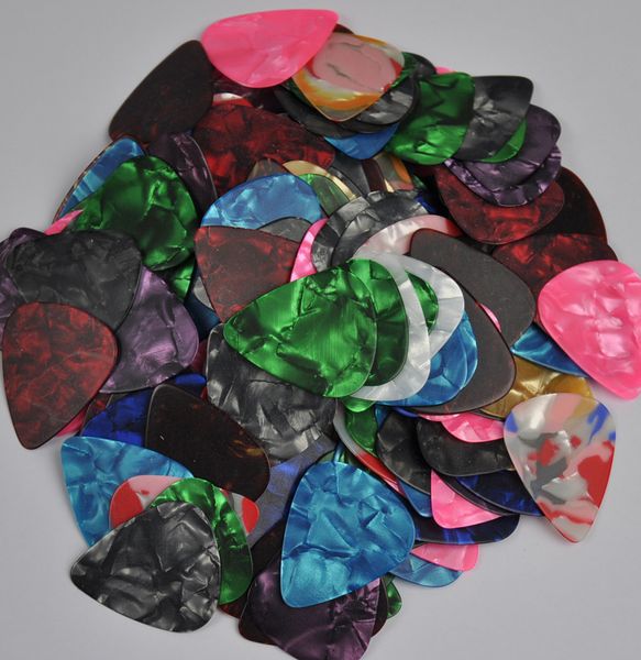 

Много 100 шт. тонкий 0.46 мм пустой гитара выбирает Plectrums Целлулоид разных цветов