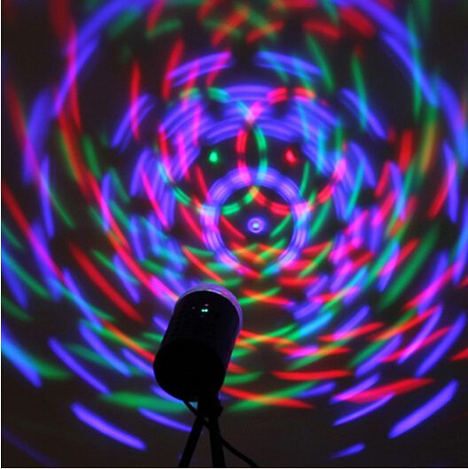 EU 220V 3W Fullfärg LED-kristall Voice-Activated Rotating RGB Stage Light DJ Disco Lamp Fri frakt