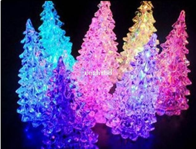 [Freies Verschiffen] 5pcs / lot, Kristall des neuen Jahres Weihnachtsbaum Nachttischlampe Weihnachtsdekoration Geschenk, LED-Nachtlicht, Halloween-Geschenke