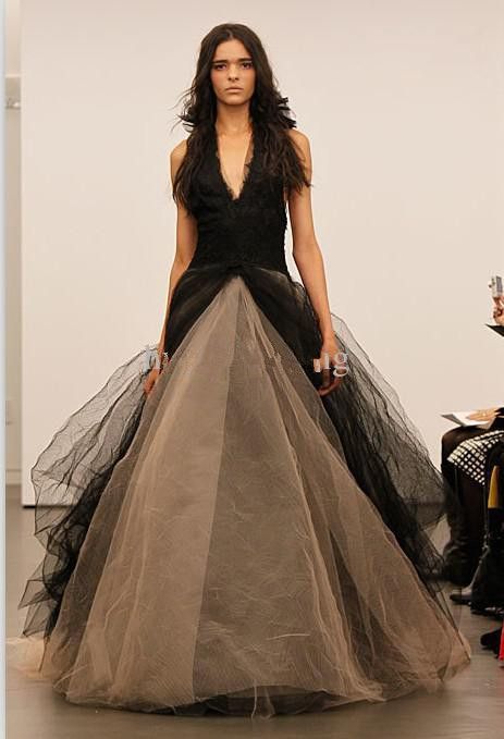 Discount New Vintage Black Wedding Dresses Princess Halter Lace