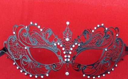 Fashion women metal mask laser cut rhinestone diamond masquerade masks dance party ball festive cut out black mask wedding photo props