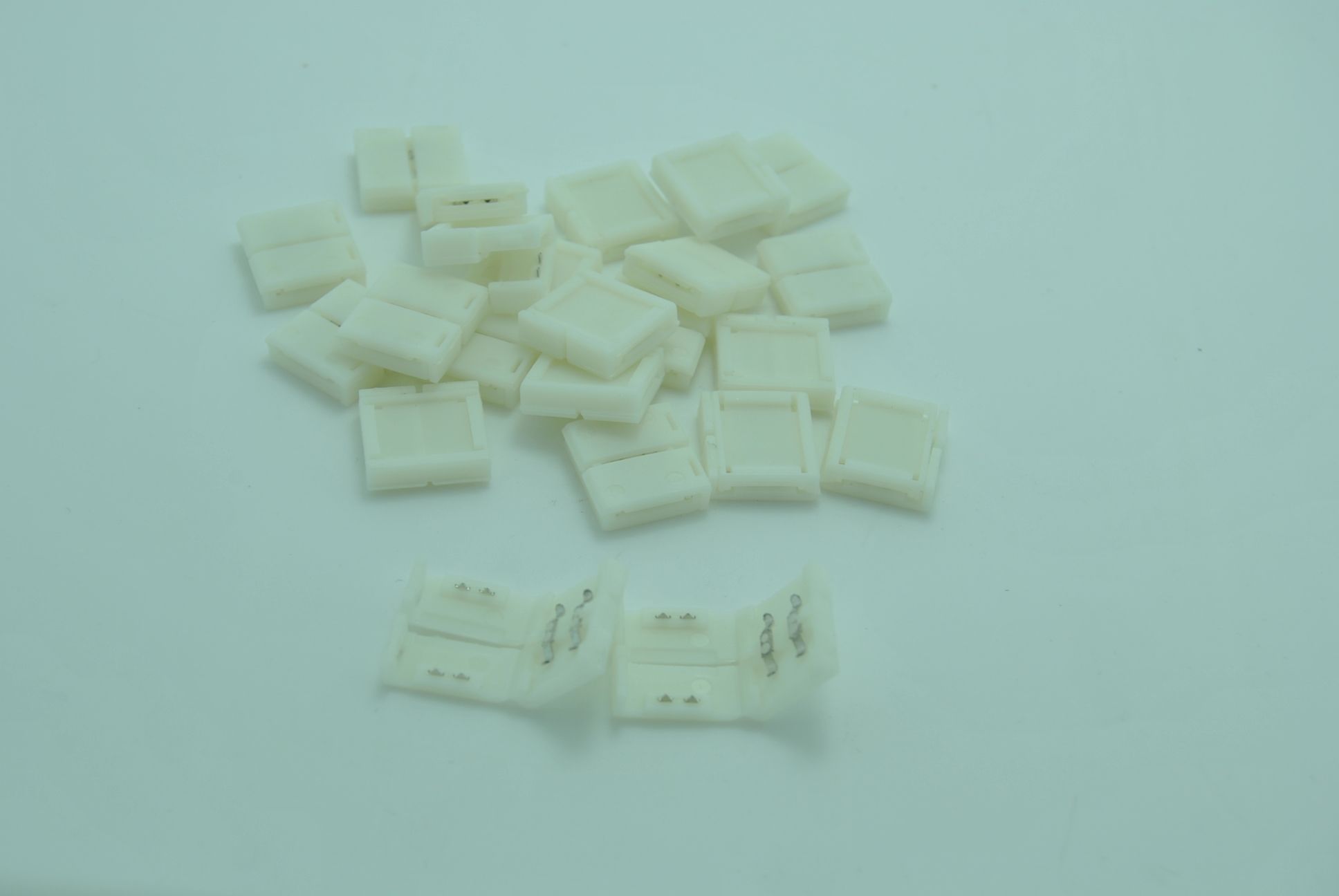 

5050 led strip Connector 2 pins single Color 10mm PCB FPC Easy to install no soldering and very strong free shipping !20pcs/lot