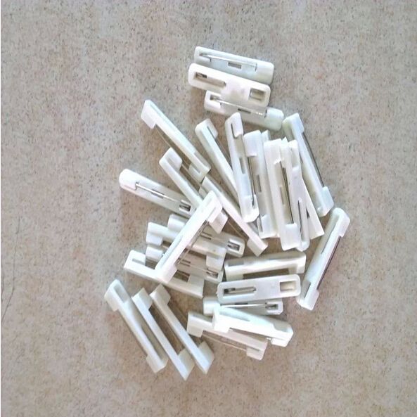 1000 peças barra de plástico branco puro pino de segurança crachá de identificação artesanato terno traseiro para broche diy craft6451289