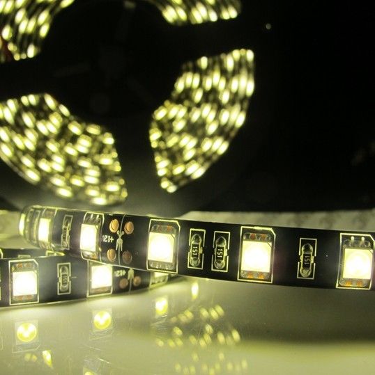 100 متر ماء 5 متر أسود pcb 60led / m 5050 smd 300 led مرنة قطاع الخفيفة بقيادة مصباح بارد أبيض / دافئ الأبيض dc12v