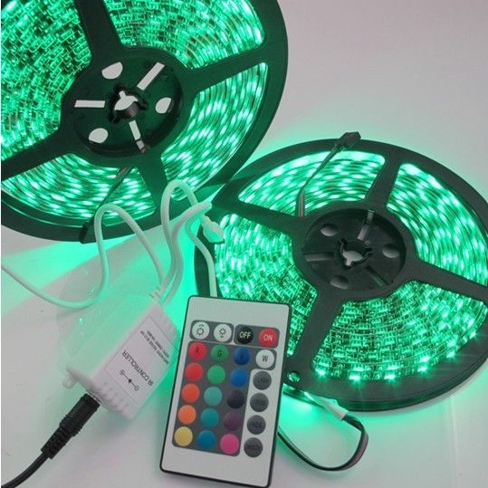 5M 300 LED RGB 5050 SMDの適用範囲が広いLEDストリップライト60 LED / Mの防水IP65 LED LAMB 5050黒のPCB DC 12V