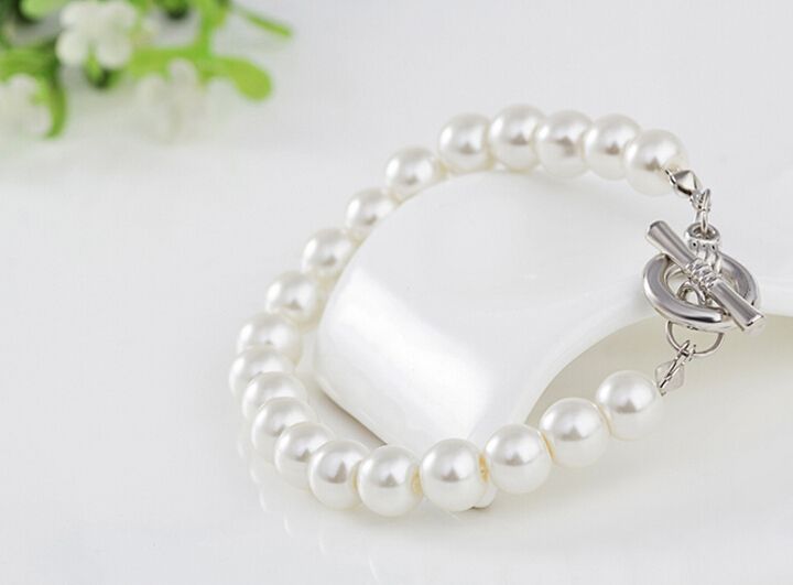 Mode Vit Pearl Armband Bangles Bead Opal Charm Kärlek Kvinnor Bröst Bröllop Cancer Medvetenhet Strand Massor Fabrikspris