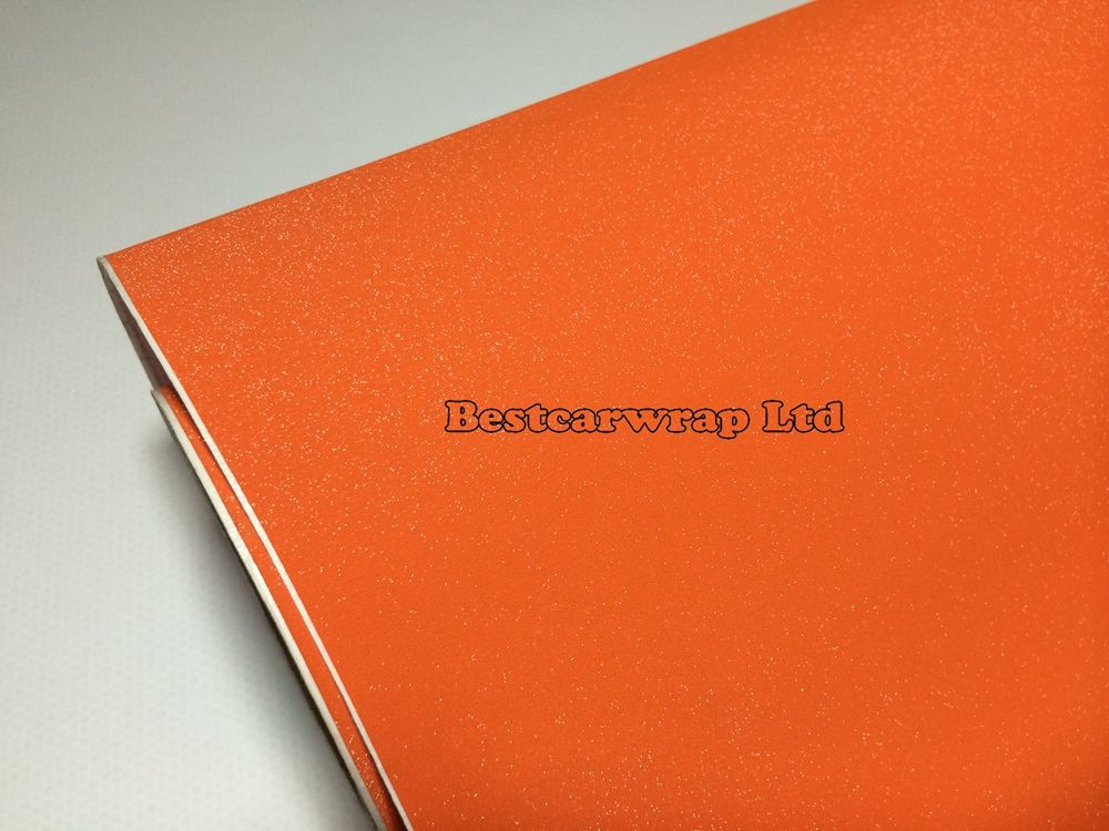 Glitzernde orangefarbene Vinylverpackung mit Luftablass, Autoaufkleber mit Luftpolsterfolie. Kostenlose selbstklebende Vinyl-Glitzerfolie mit Abdeckung, 1,52 x 30 m/Rolle 5 x 98 Fuß
