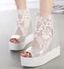 Vivi Lena Sweet Lace 화이트 샌들 고등 플랫폼 웨지 샌들 보이지 않는 높이 향상 Peep Toe 여성 신발 2 색 크기 35 ~ 39