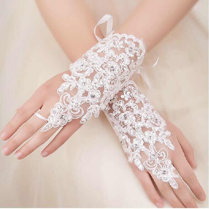New Arrival Cheap In Stock Lace Appliques Beads Fingerless Wrist Length With Ribbon Bridal Gloves Wedding Accessories3041823