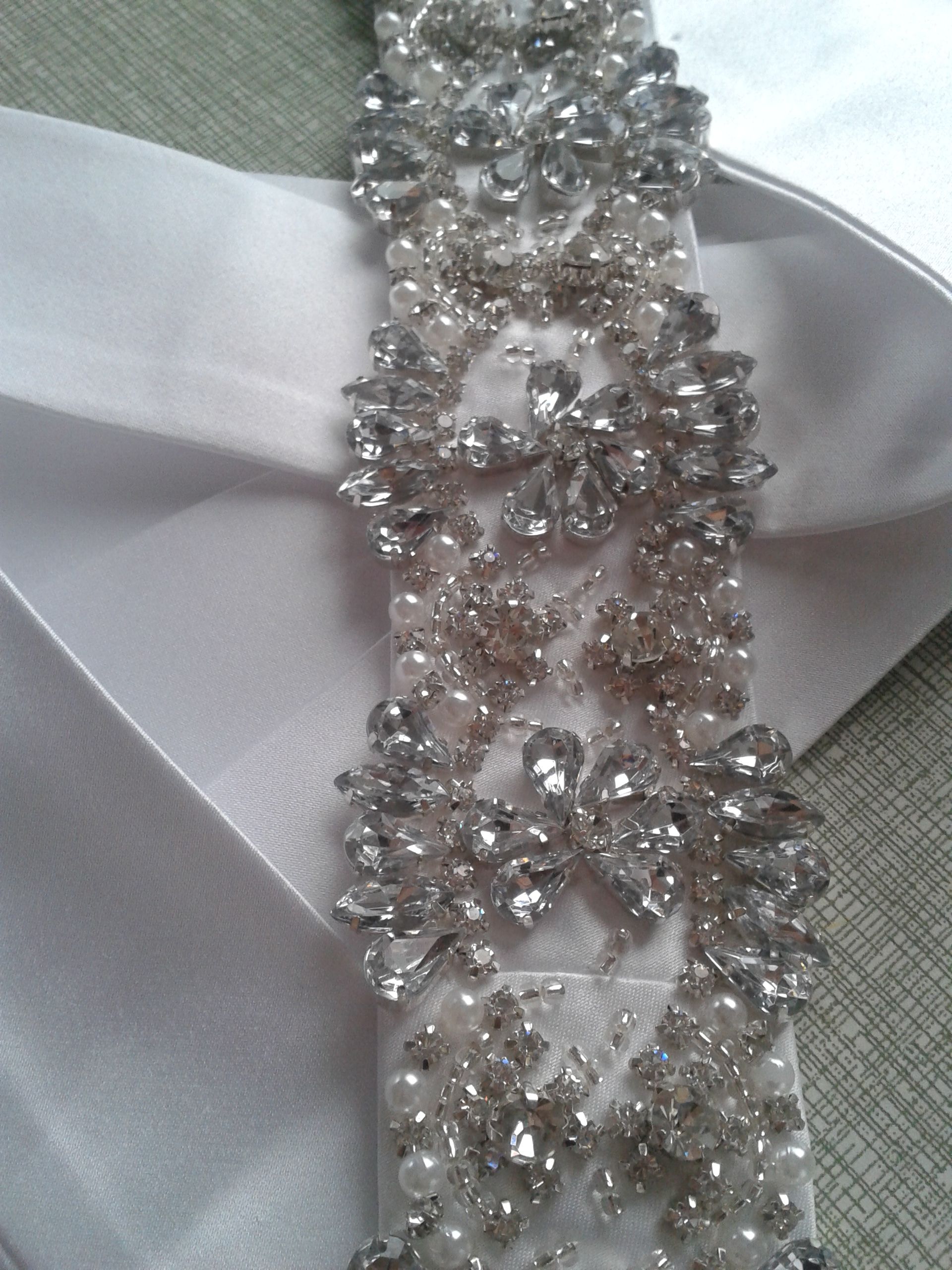 2014 Moda sposa telai ! Stunning Beads floreali Rhinestones di cristallo Pearl Satin Abito da sposa cinghia Accessori Sposa