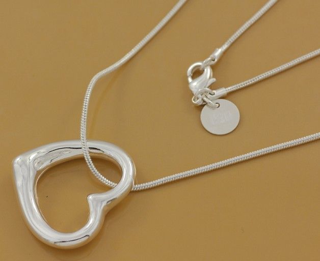 Neuer günstiger Silberschmuck kostenlos Versand 925 Sterling Silber Fashion Charm Heart Love Anhänger Halskette 1003