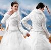 Nieuwe Mode Klaar Voor Verzending Wit Bont Veer Goedkope Bruiloft Jassen Lange Mouw Hoge Hals Nepbont Bruidsbolero 2014 Weddi5686030