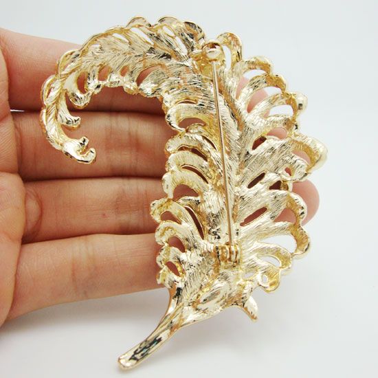 Entero - Bonitas plumas de pavo real Chapado en oro de 18 quilates Broche de cristal de diamantes de imitación transparente Pins216w