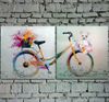 Peinture à l'huile de bande dessinée peinte à la main sur la toile Belle bicyclette Art avec des fleurs et des ours en peluche pour la décoration murale dans la chambre de la fille 2pcs