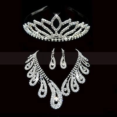 

2019 in Stock Crystals Gorgeous Bridal Jewelry Tiaras Crowns Necklace Earring Fashion New Pageant Wedding Accessories, White