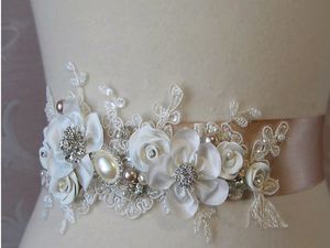 Gratis frakt 2014 nya mode lyxiga pärlor handgjorda blomma applique bröllop sashes brudbälten för bröllopsklänningar