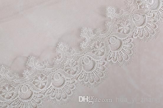 2016 Nuovi veli da sposa della moda 14 metri avorio a strato con bordo velo da sposa dhyz 012491930
