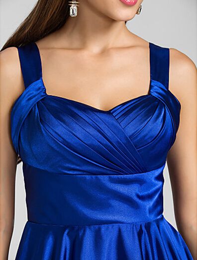 2019 Nouvelles robes de fête à la longueur du thé Aline Plus Spaghetti Spaghetti Royal Blue Robes de bal de bal à cocktails en satin pour femmes O6883849