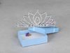 2014 i lager Kungliga kronor glänsande kristaller riktigt prov brud bröllop tiara tiaras hår tillbehör 2014 huvud bitar tiara kristaller pärla