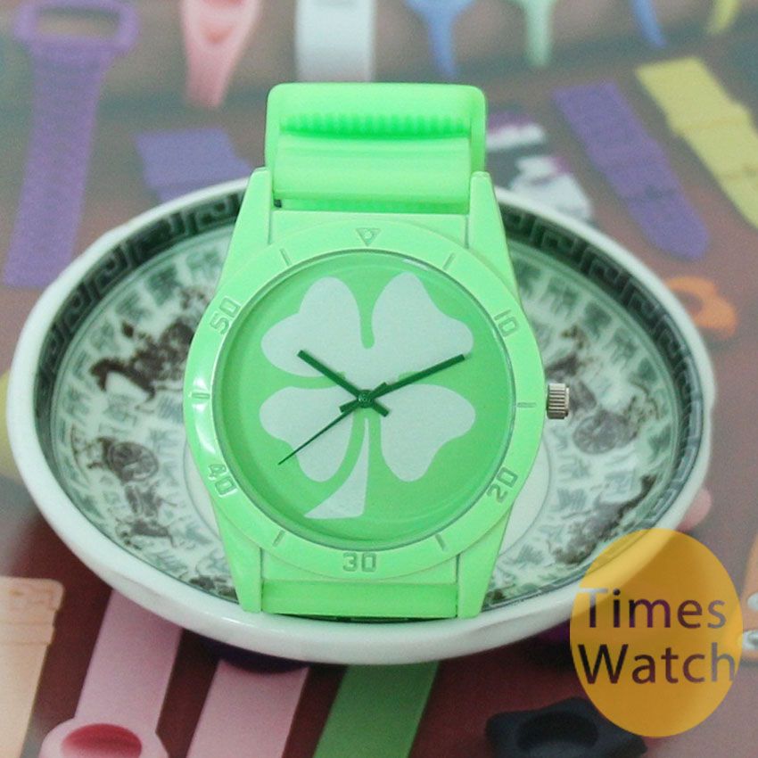 13 färger unisex klöver Lucky Birthday Present Silicone Watch Fashion Watches Deco armbandsur Vogue Quartz Watches6554383