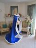 Nieuwe Victoriaanse Bridal Cape Navy Blue / Ivoor Satijn met Bont Trim Trouwmantel voor Winter Spring