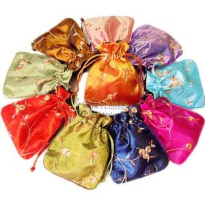 Broderi Frukt Små Drawstring Presentväskor för smycken påse satinmynt Purse Pocket Candy Tea Packaging Bag Bröllopsfest Godd 11x14 cm