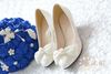2014 Sapatos de casamento de marfim de renda de arco -bowknot com calçados de noiva 100 artesanais Acessórios de noiva Sapatos de casamento Mulheres Sandal Plat8335005