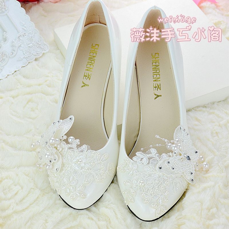 Scarpe da sposa in pizzo di perle avorio fatte a mano Perline a farfalla piatte 4,5 cm 8 cm Scarpe da sposa con tacco basso Scarpe su misura Scarpe da damigella d'onore