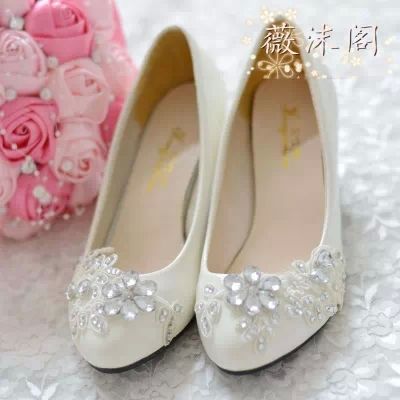 2014 Ivory Wedding Shoes Lace Flower Crystal Bead Handmade Bridal Shoes Bridal Accessories Beading Wedding Shoes Women Flat Sandal Platforms