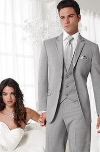 Groom Tuxedos Dwa przycisk Light Grey Notch Lapel Groomsmen Męskie Mens Blazer Dinner Party Garnitury Wykonane (Kurtka + Spodnie + Kamizelka + Krawat) J820